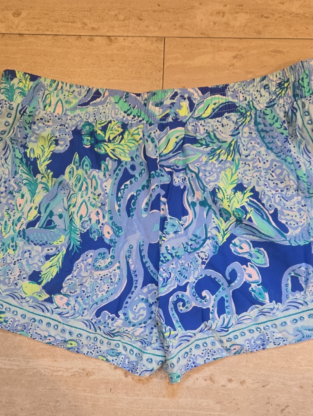 Lilly Pulitzer Ocean Print 100% Rayon Shorts - Picture 8 of 8